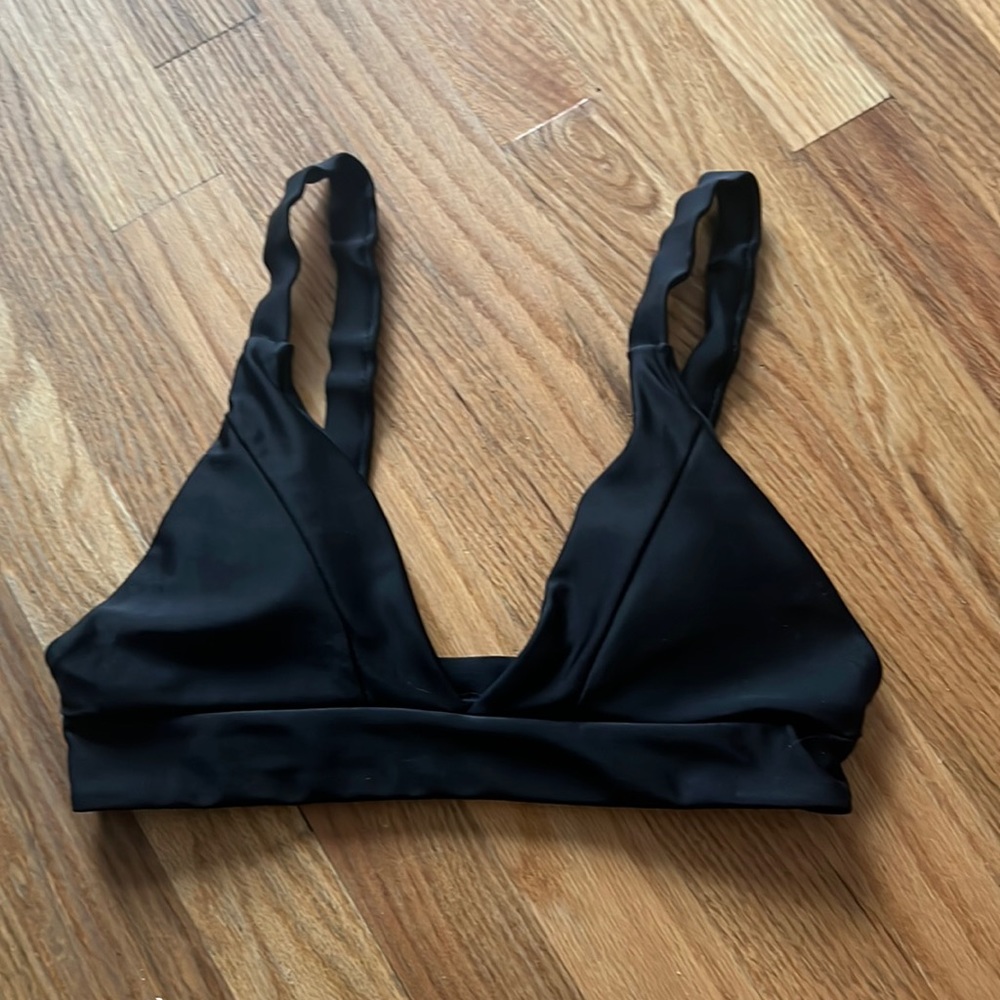 Black bikini top